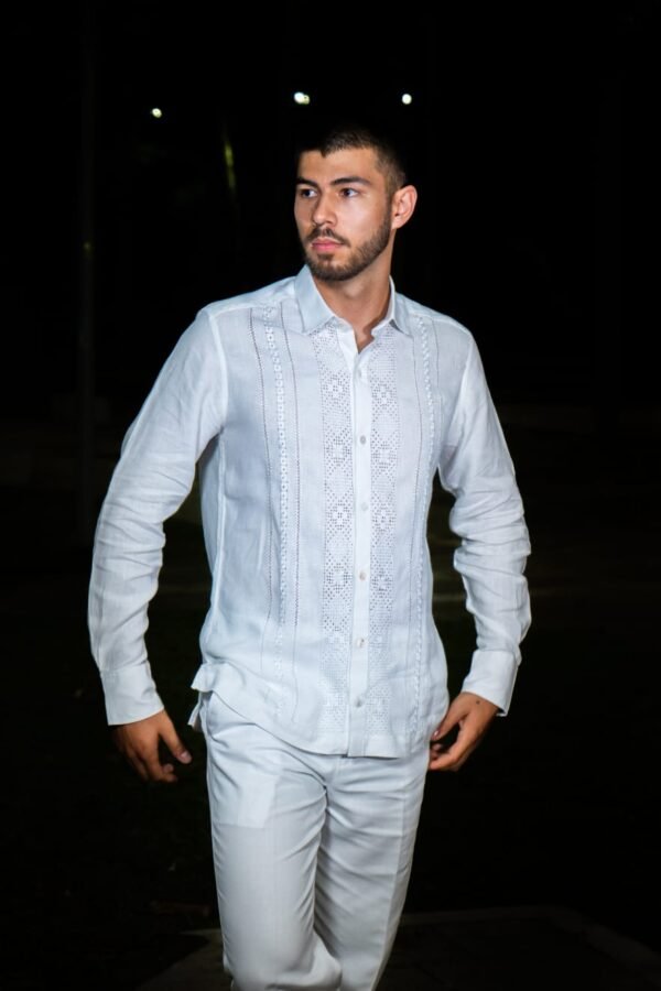 Guayabera puntada plumilla